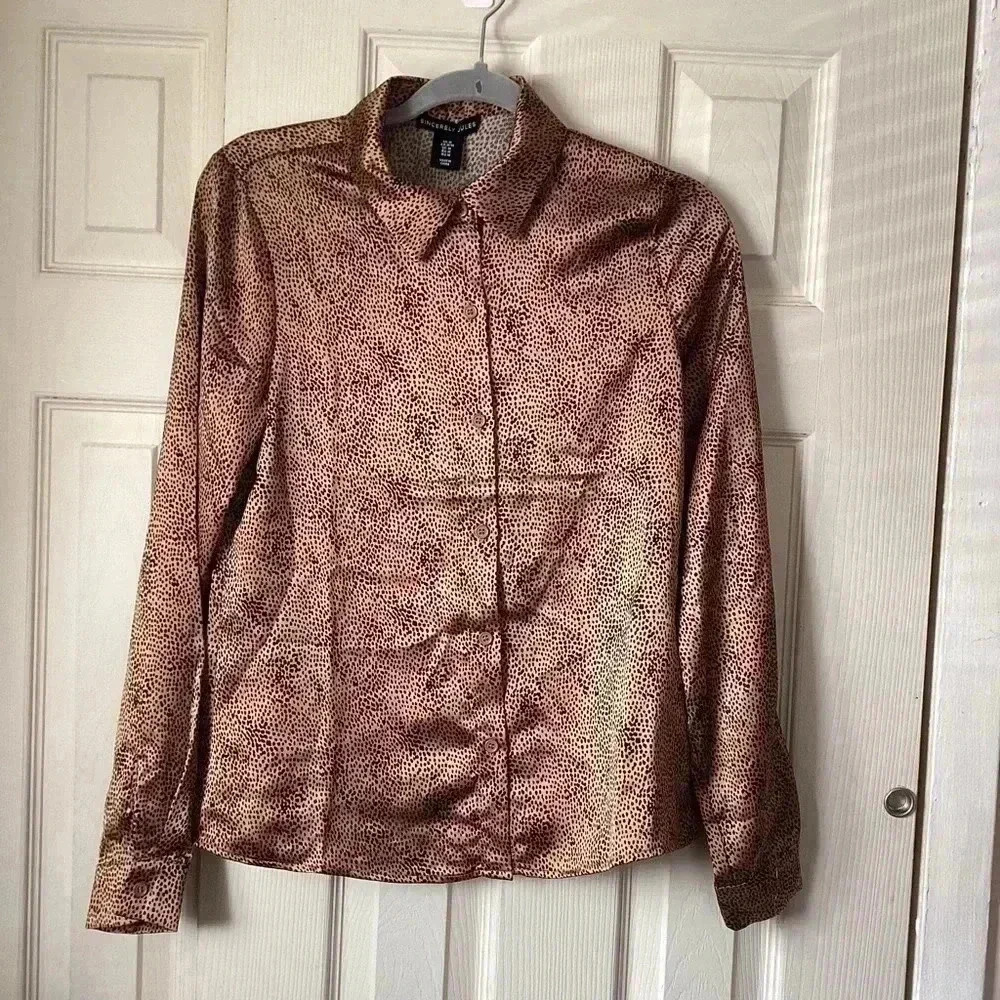 NWT Sincerely Jules button up top Women Leopard Print Long Sleeve size M
